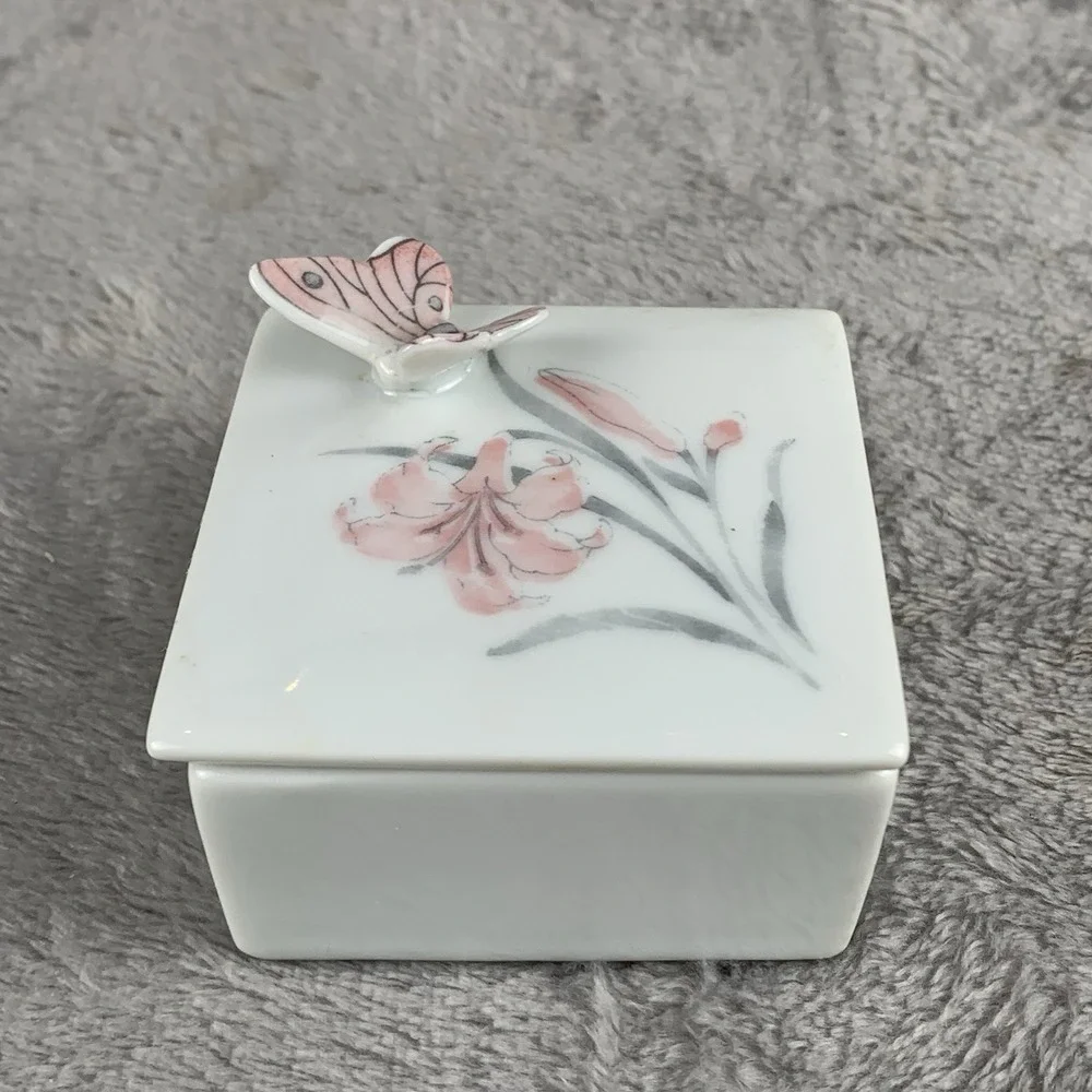 Butterfly Dropout vintage porcelain